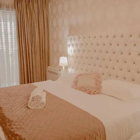 Hotel House & Restaurant Tirana