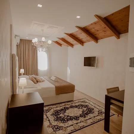 House & Restaurant 4* Tirana