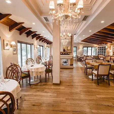 House & Restaurant 4* Tirana