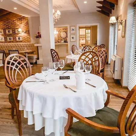 House & Restaurant 4* Tirana