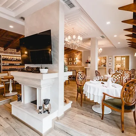 ومطعم غرين هاوس فندق