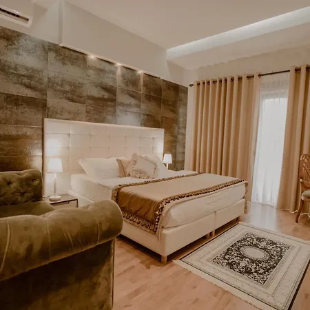 ومطعم غرين هاوس فندق 4*