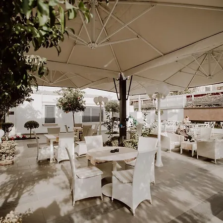 فندق ومطعم غرين هاوس