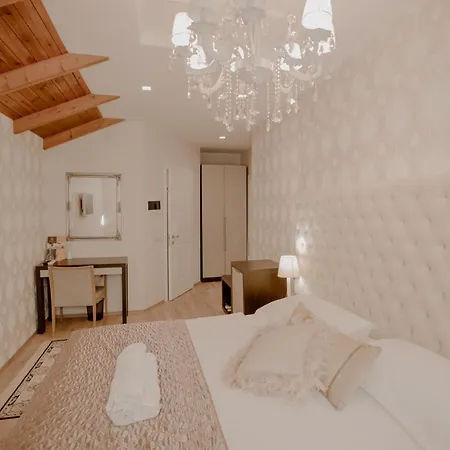 House & Restaurant 4* Tirana