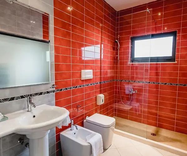 Отель House & Restaurant Тирана