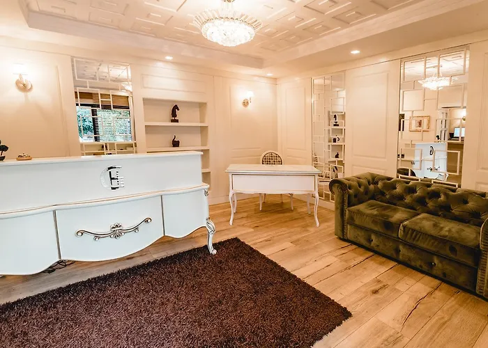 House & Restaurant Отель 4*