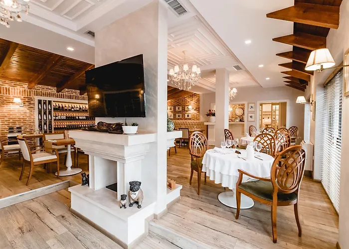 House & Restaurant Отель