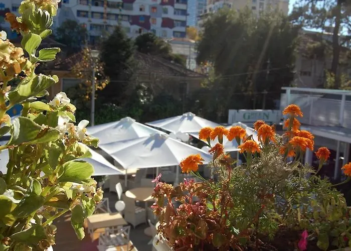 House & Restaurant Отель Тирана