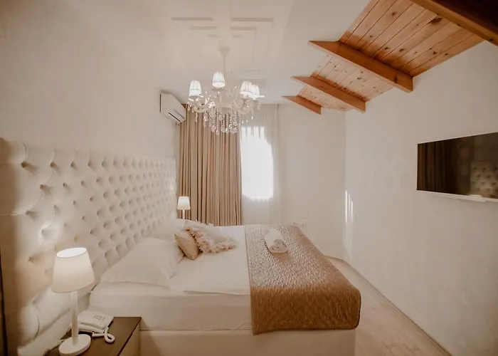 House & Restaurant 4*