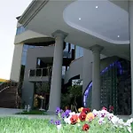 House & Restaurant 酒店 4*