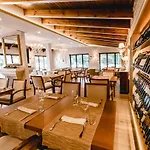 House & Restaurant 酒店