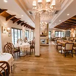 House & Restaurant 4* 地拉那