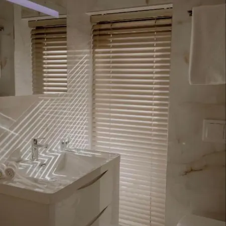 Ξενοδοχείο House & Restaurant Τίρανα