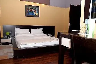 House Hotel&restaurant Hotel Tirana