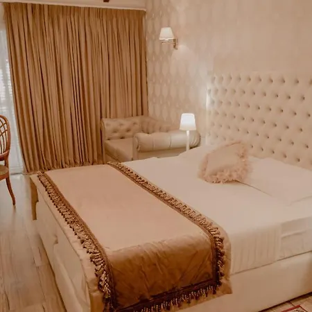 House & Restaurant 4* Τίρανα