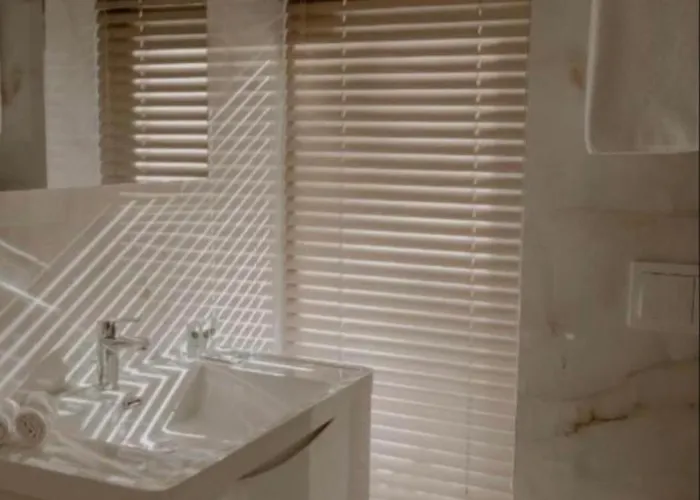 House & Restaurant מלון 4*