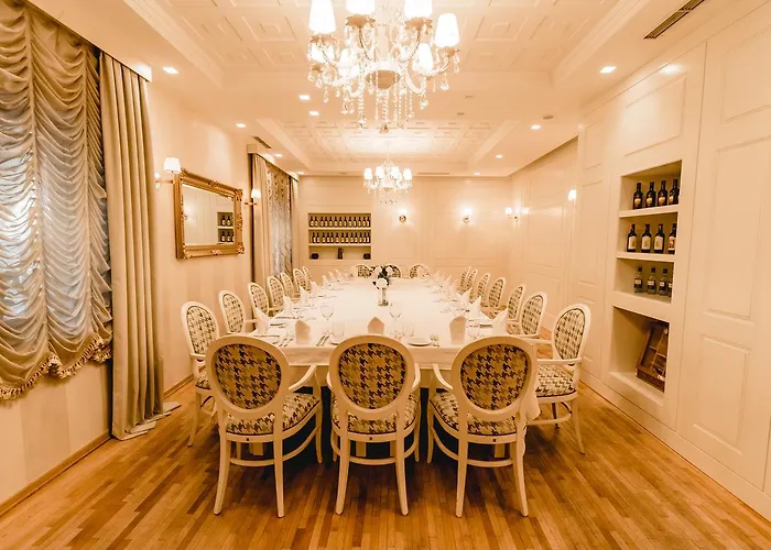 House & Restaurant מלון טיראנה