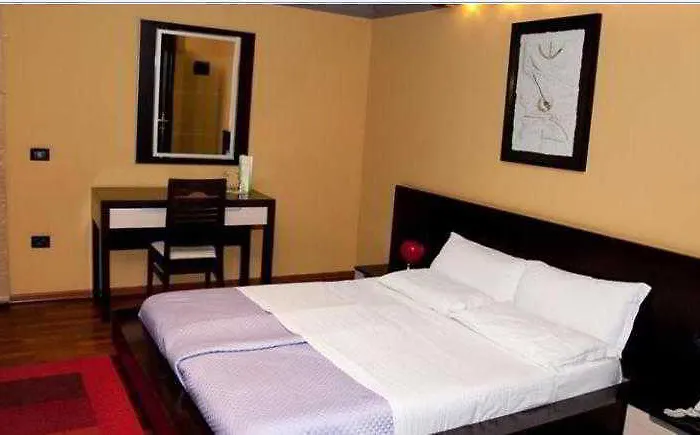 House & Restaurant מלון 4*