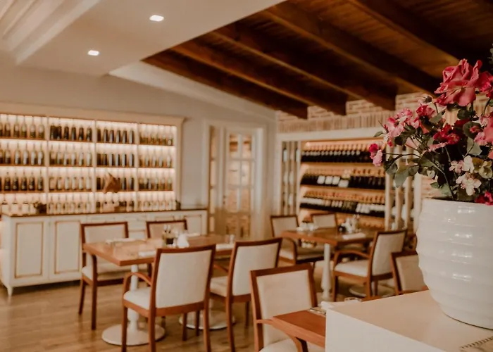 House & Restaurant מלון